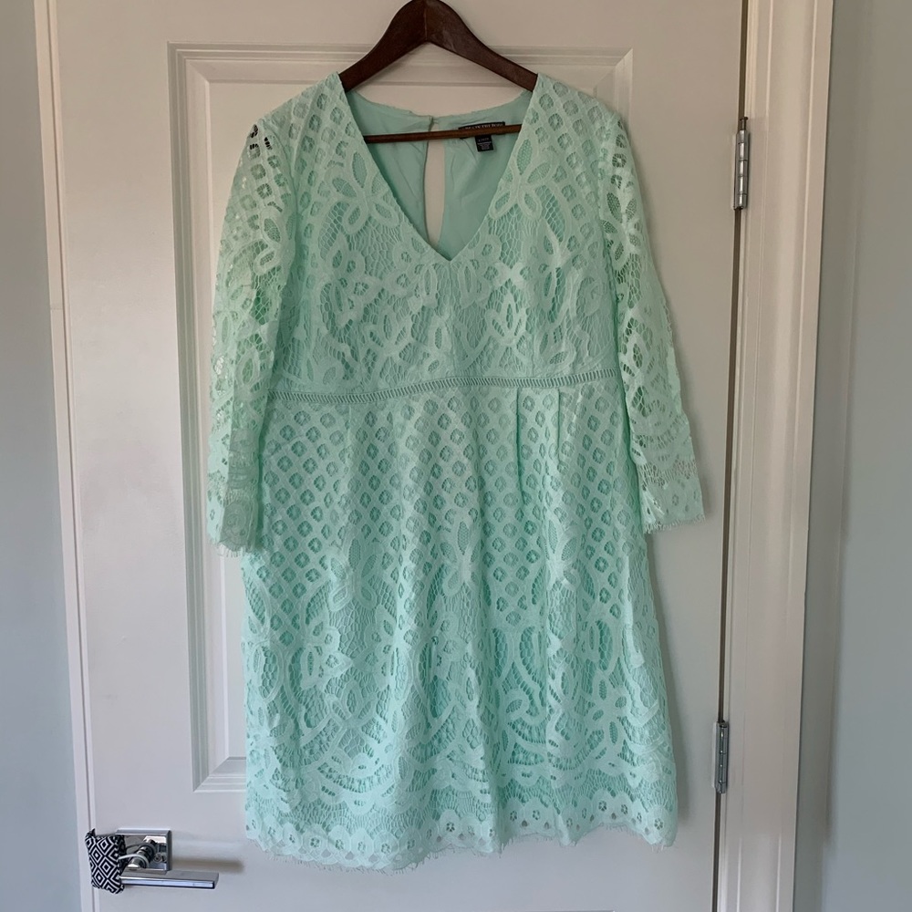 Lace maternity dress